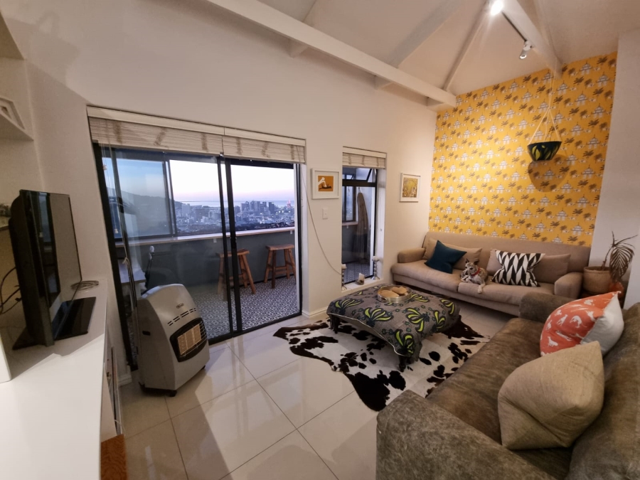 1 Bedroom Property for Sale in Vredehoek Western Cape